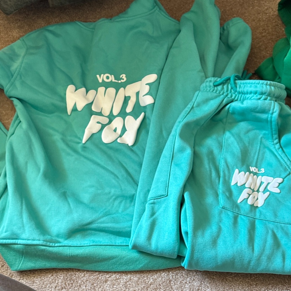 Brand new no tags white fox sweatsuit hoodie sweatpants - Picture 2 of 2